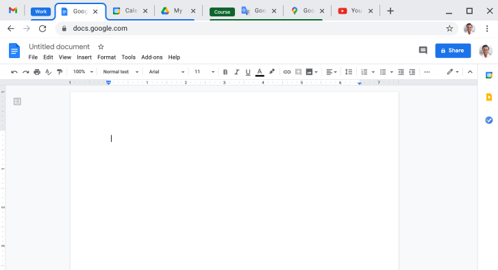 A képen lévő Chrome-böngészőablakban több lap lapcsoporttá való összekapcsolása látható.