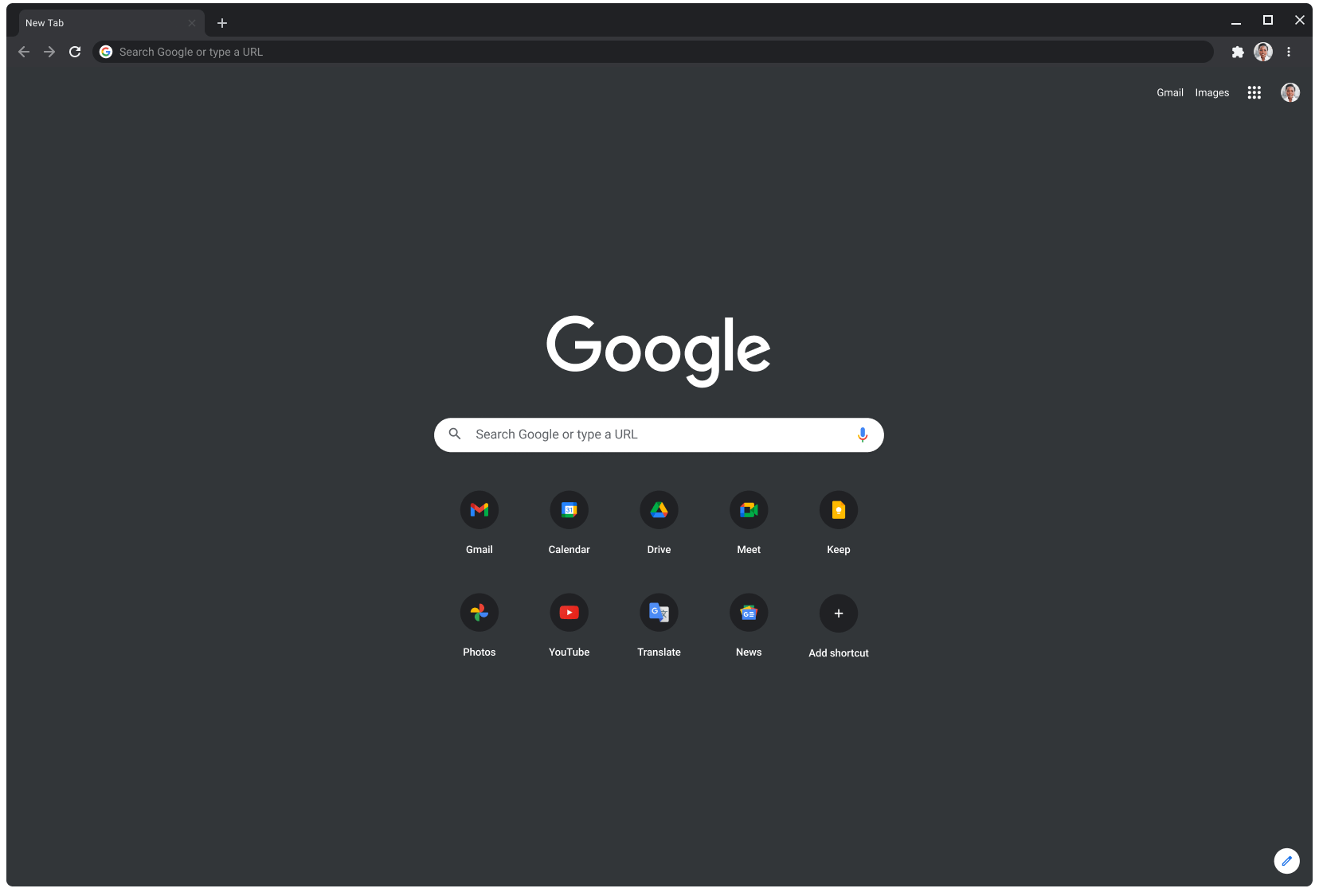 A képen a sötét módban lévő Chrome-böngészőablakban a google.com látható.